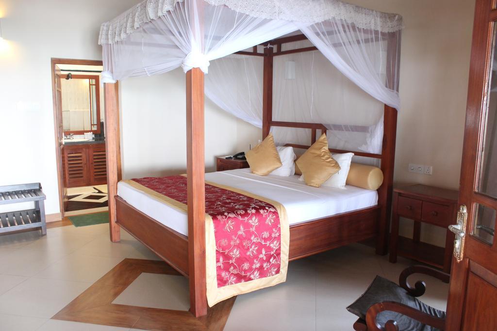 Warahena Beach Hotel Бентота Экстерьер фото