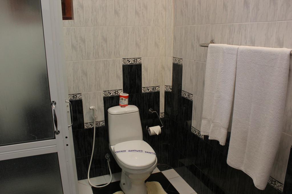 Warahena Beach Hotel Бентота Экстерьер фото